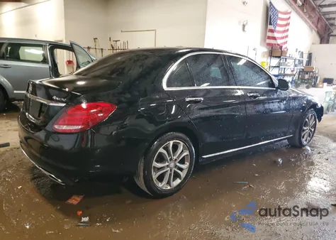 2015 Mercedes-Benz C 300 4Matic из США, поврежденный, VIN 55SWF4KBXFU079426